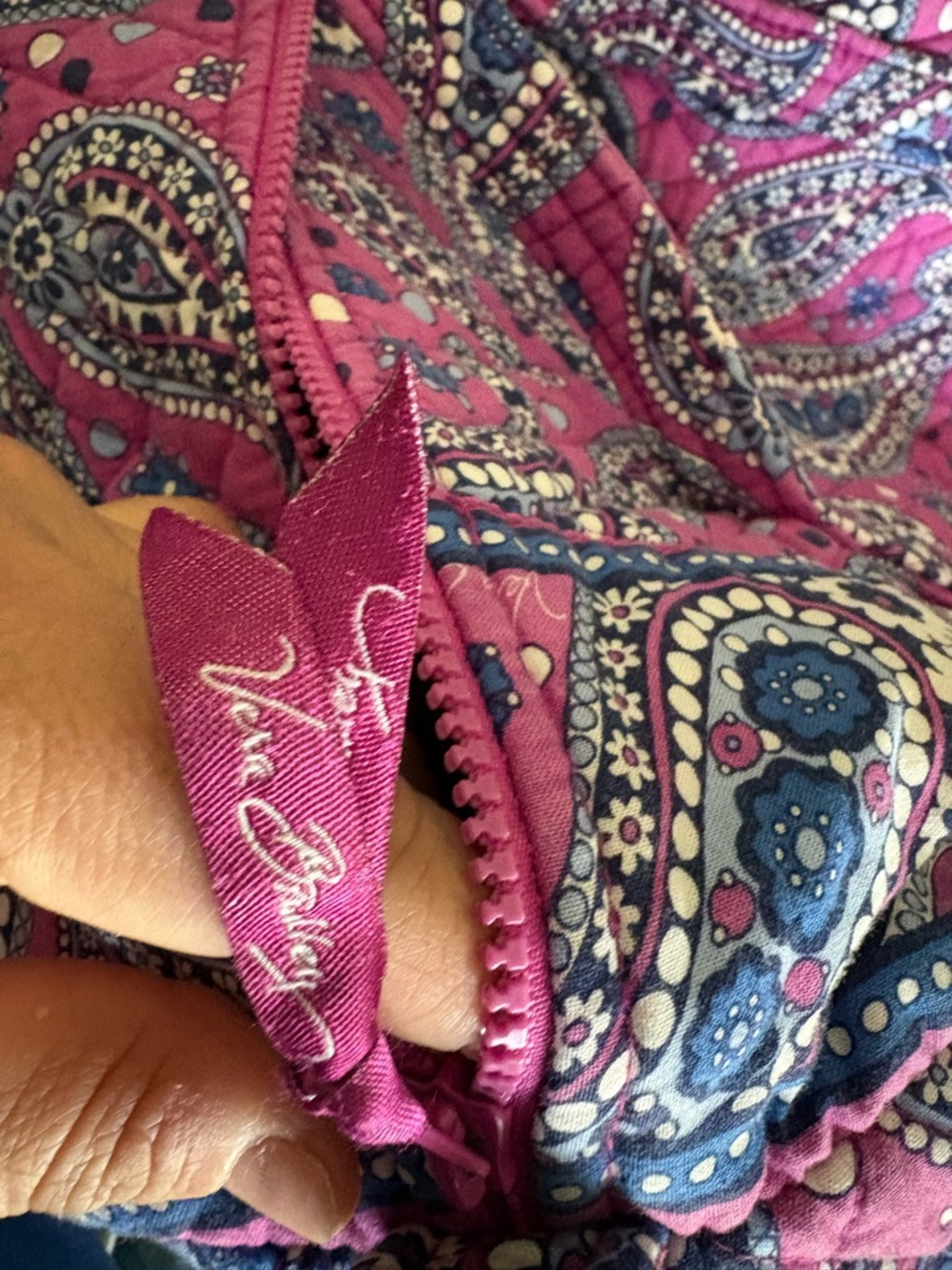 Vera Bradley Pink Paisley Quilted Travel Duffel - Picture 5 of 6